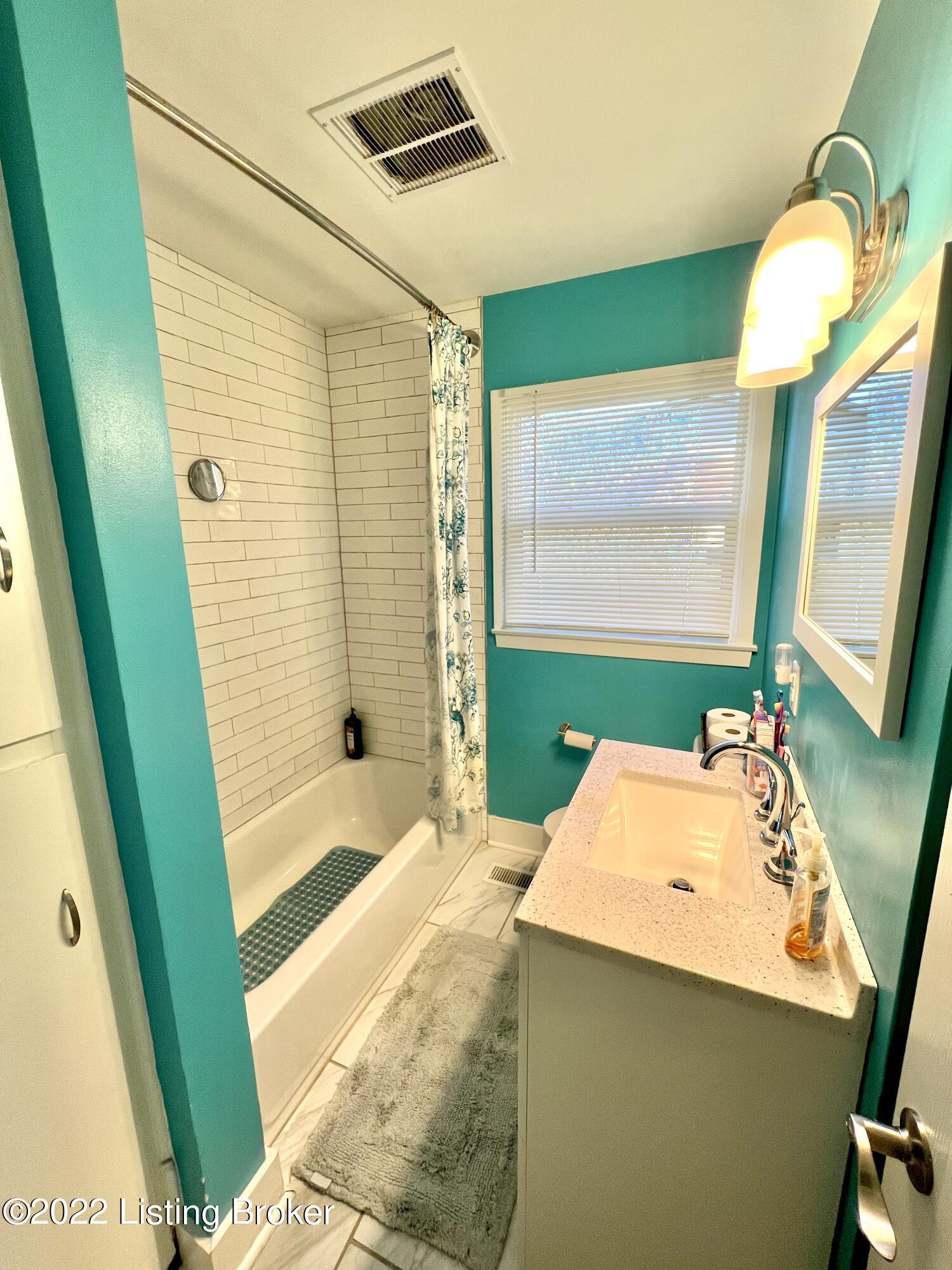 1900 Millgate Road Louisville, KY 40223 - Photo 29 of 46 1900 Millgate Rd - Full Bath