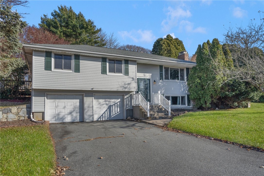 109 Redwood Road Portsmouth, RI 02871 - Photo 1 of 37 Gallery Image 1