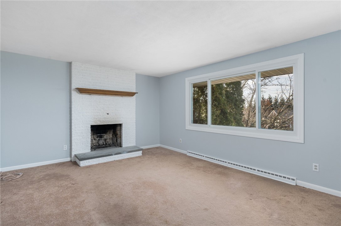 109 Redwood Road Portsmouth, RI 02871 - Photo 4 of 37 Gallery Image 4
