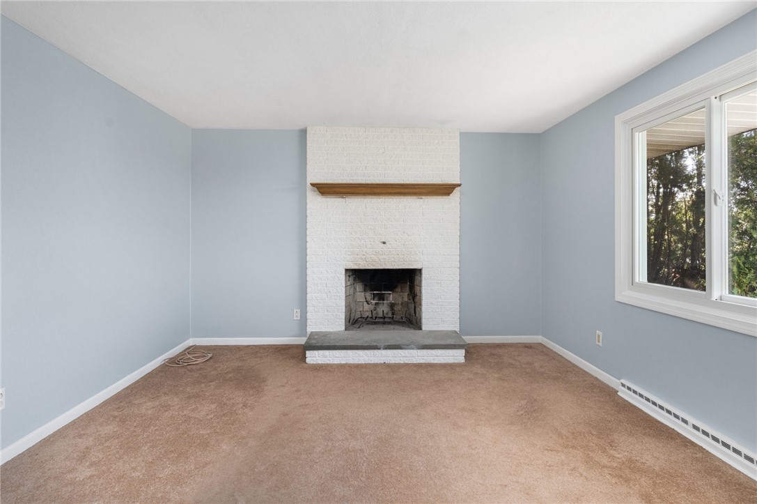 109 Redwood Road Portsmouth, RI 02871 - Photo 5 of 37 Gallery Image 5