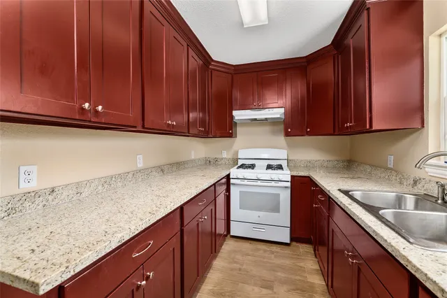 $1,600 | 3938 Daphne Street, Houston, TX 77021