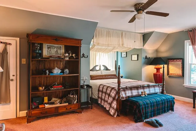 $185,000 | 1800 16th Avenue, Menominee, MI 49858