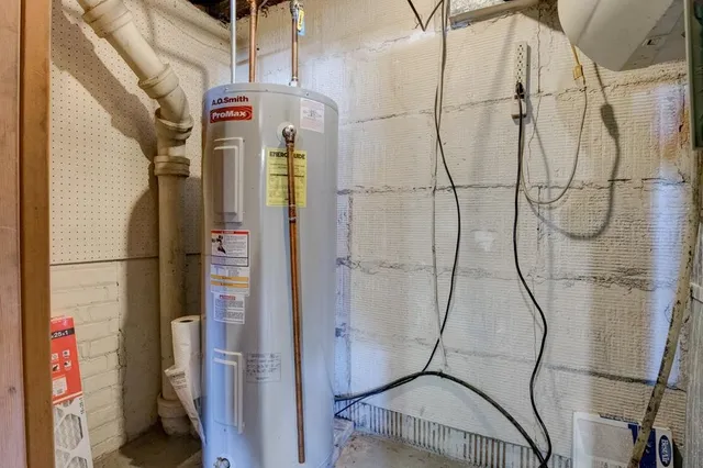 $185,000 | 1800 16th Avenue, Menominee, MI 49858