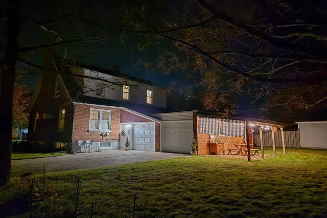 $185,000 | 1800 16th Avenue, Menominee, MI 49858