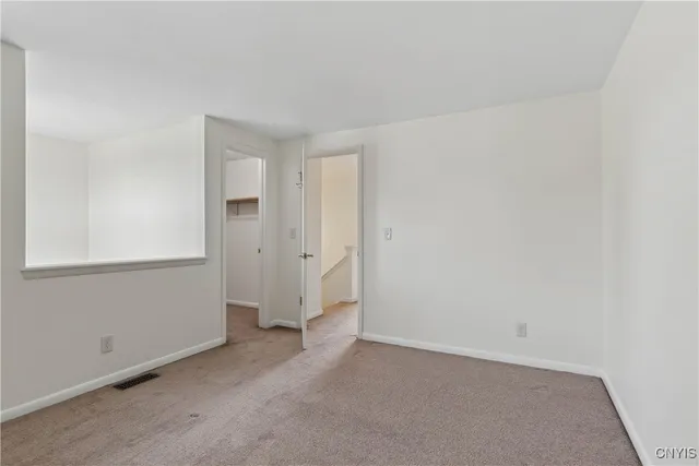 $2,300 | 104 Lookout Circle, Camillus, NY 13209