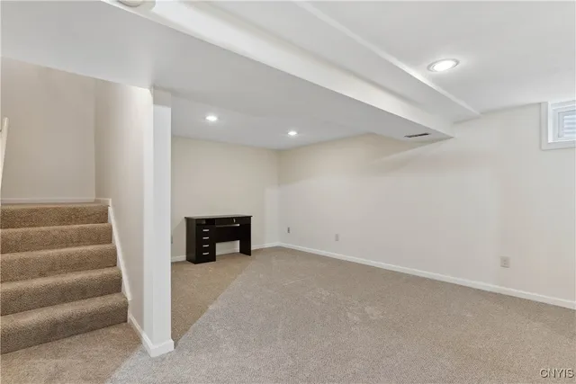 $2,300 | 104 Lookout Circle, Camillus, NY 13209