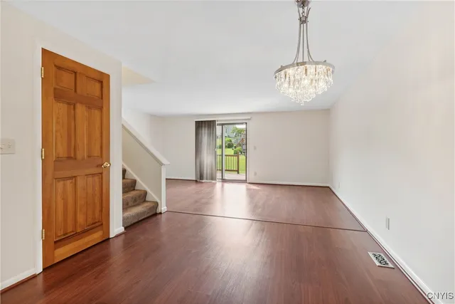 $2,300 | 104 Lookout Circle, Camillus, NY 13209