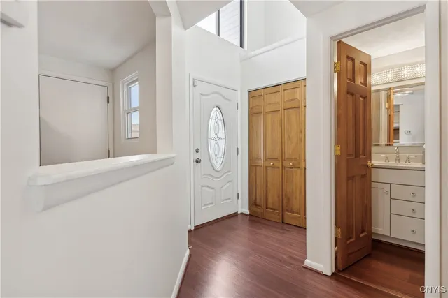 $2,300 | 104 Lookout Circle, Camillus, NY 13209