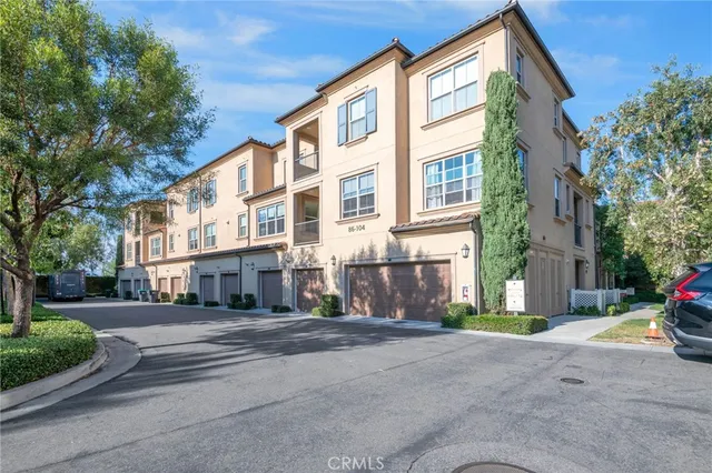 $1,048,000 | 88 Capricorn, Irvine, CA 92618