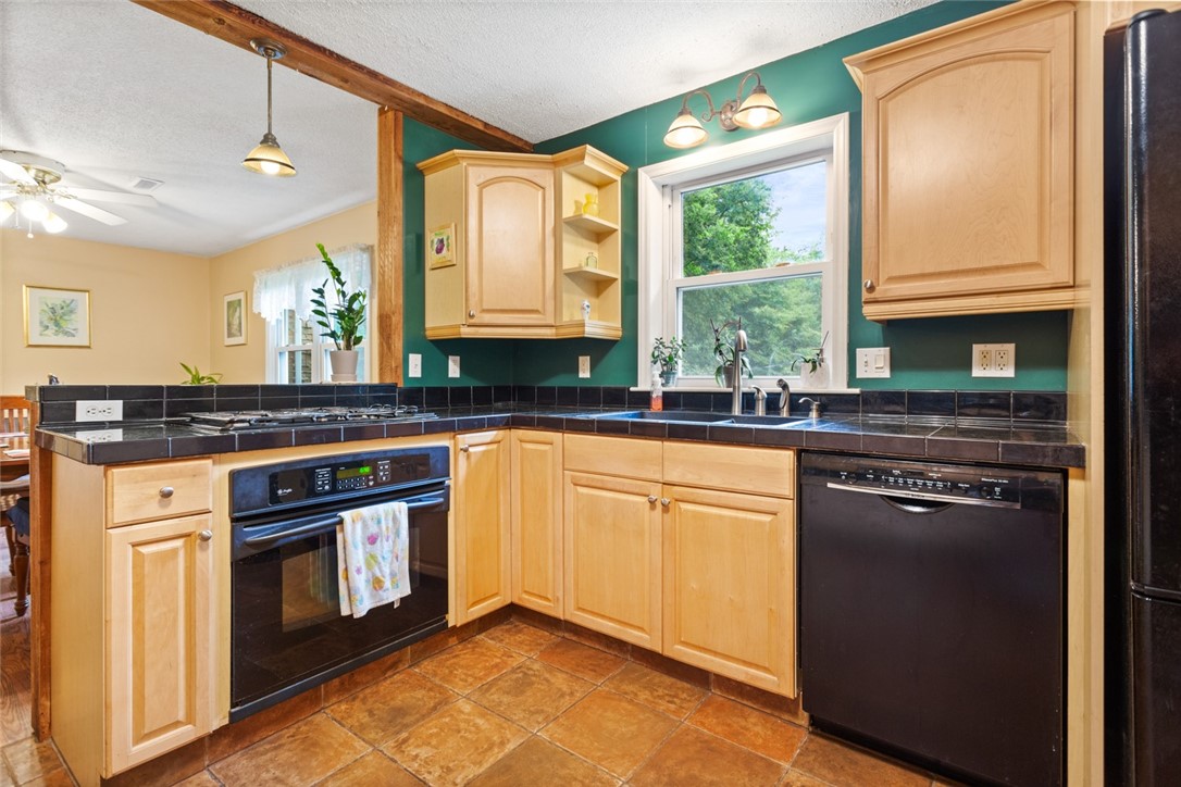 633 West Springwood Drive Seneca, SC 29672 - Photo 23 of 47 Gallery Image 23