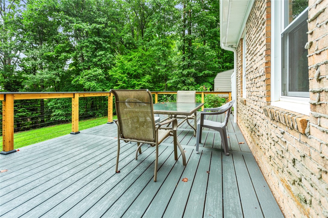 633 West Springwood Drive Seneca, SC 29672 - Photo 8 of 47 or have friends over