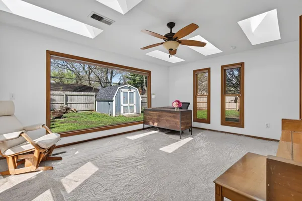 $300,000 | 451 Colorado Avenue, Aurora, IL 60506