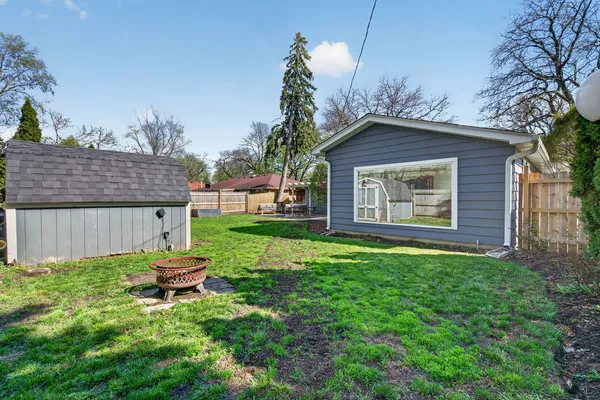 $300,000 | 451 Colorado Avenue, Aurora, IL 60506