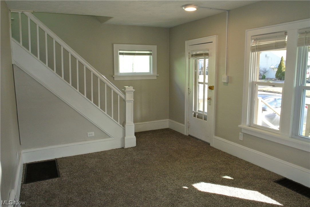 2058 18th Street Southwest Akron, OH 44314 - Photo 5 of 20