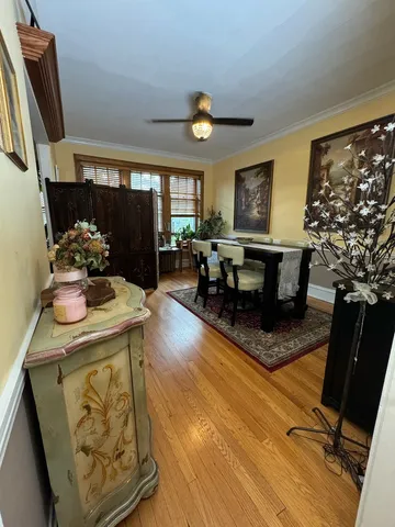 $210,000 | 1042 Washington Boulevard, Unit 3W, Oak Park, IL 60302