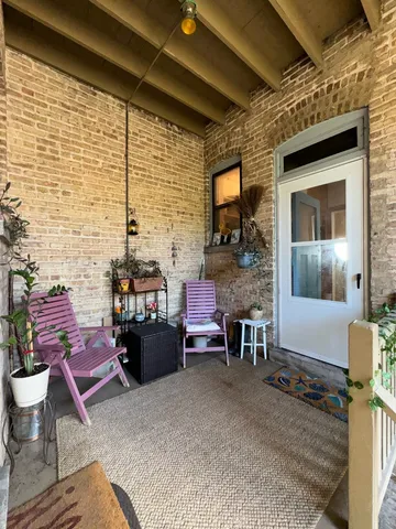 $210,000 | 1042 Washington Boulevard, Unit 3W, Oak Park, IL 60302