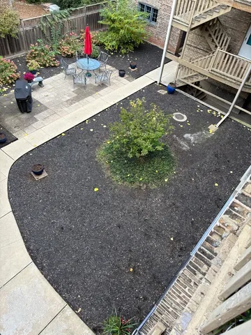 $210,000 | 1042 Washington Boulevard, Unit 3W, Oak Park, IL 60302