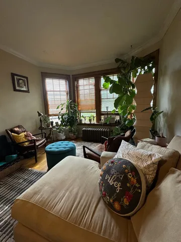 $210,000 | 1042 Washington Boulevard, Unit 3W, Oak Park, IL 60302