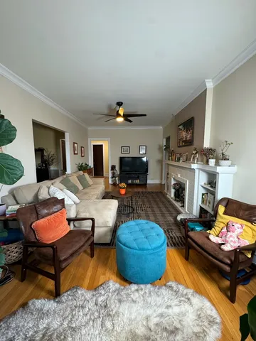 $210,000 | 1042 Washington Boulevard, Unit 3W, Oak Park, IL 60302