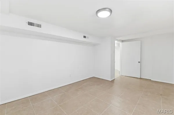 $159,000 | 880 5th Plaza, Florissant, MO 63031