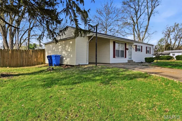 $159,000 | 880 5th Plaza, Florissant, MO 63031