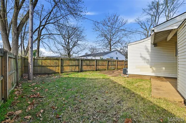 $159,000 | 880 5th Plaza, Florissant, MO 63031