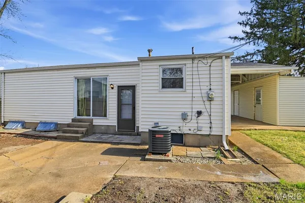 $159,000 | 880 5th Plaza, Florissant, MO 63031