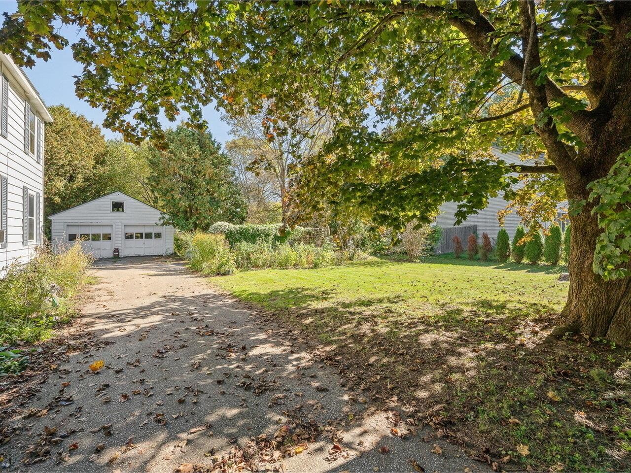 316 Patchen Road South Burlington, VT 05403 - Photo 3 of 40