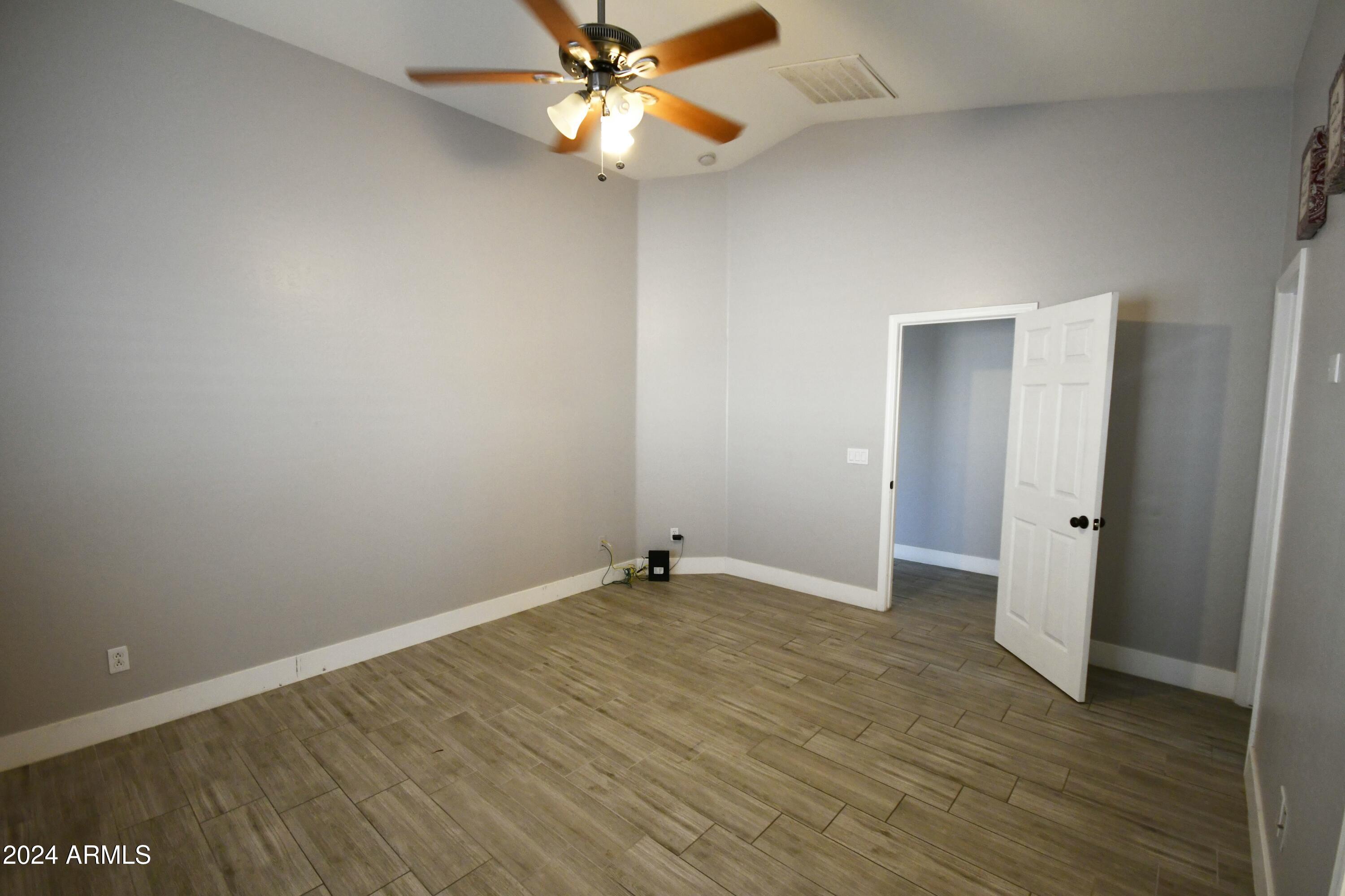 2414 West Gaby Road Phoenix, AZ 85041 - Photo 12 of 17 tempImagexyJTpD