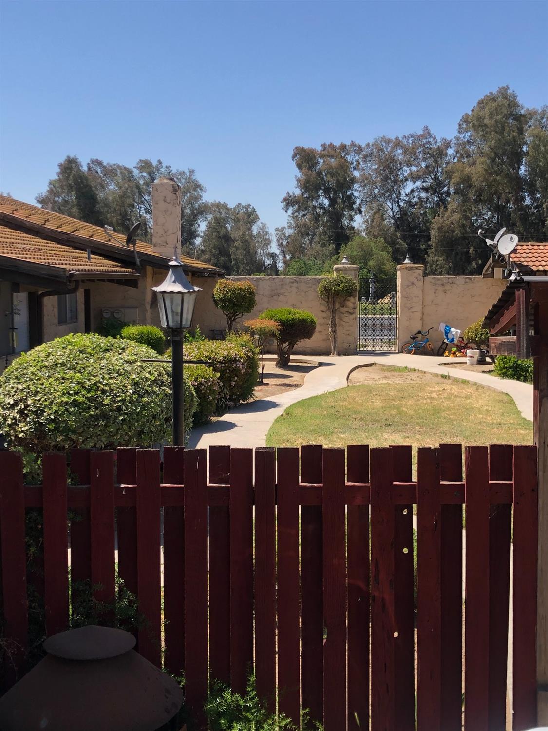 1576 South Reed Avenue Reedley, CA 93654 - Photo 4 of 6 Gallery Image 4