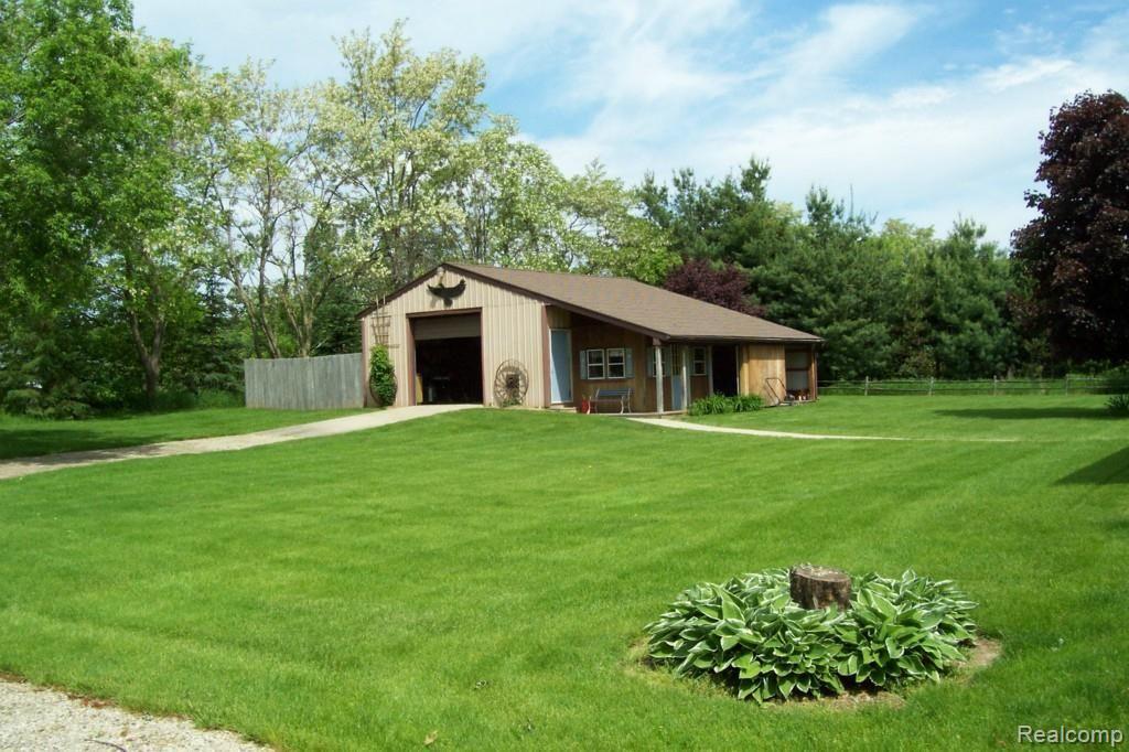 5443 Hollow Corners Road Dryden, MI 48428 - Photo 4 of 12 5443 Hollow Corners 044.jpg