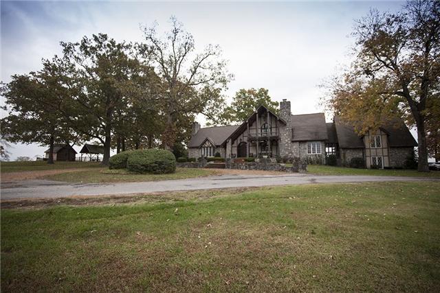 a view of yard with tree s