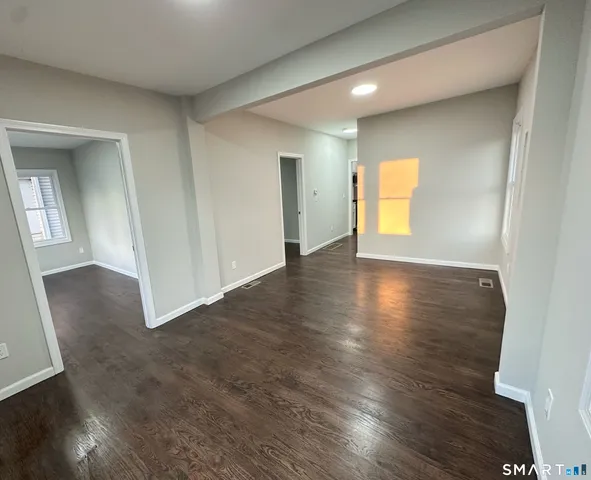 $2,600 | 354 Beechmont Avenue, Unit 1, Bridgeport, CT 06606