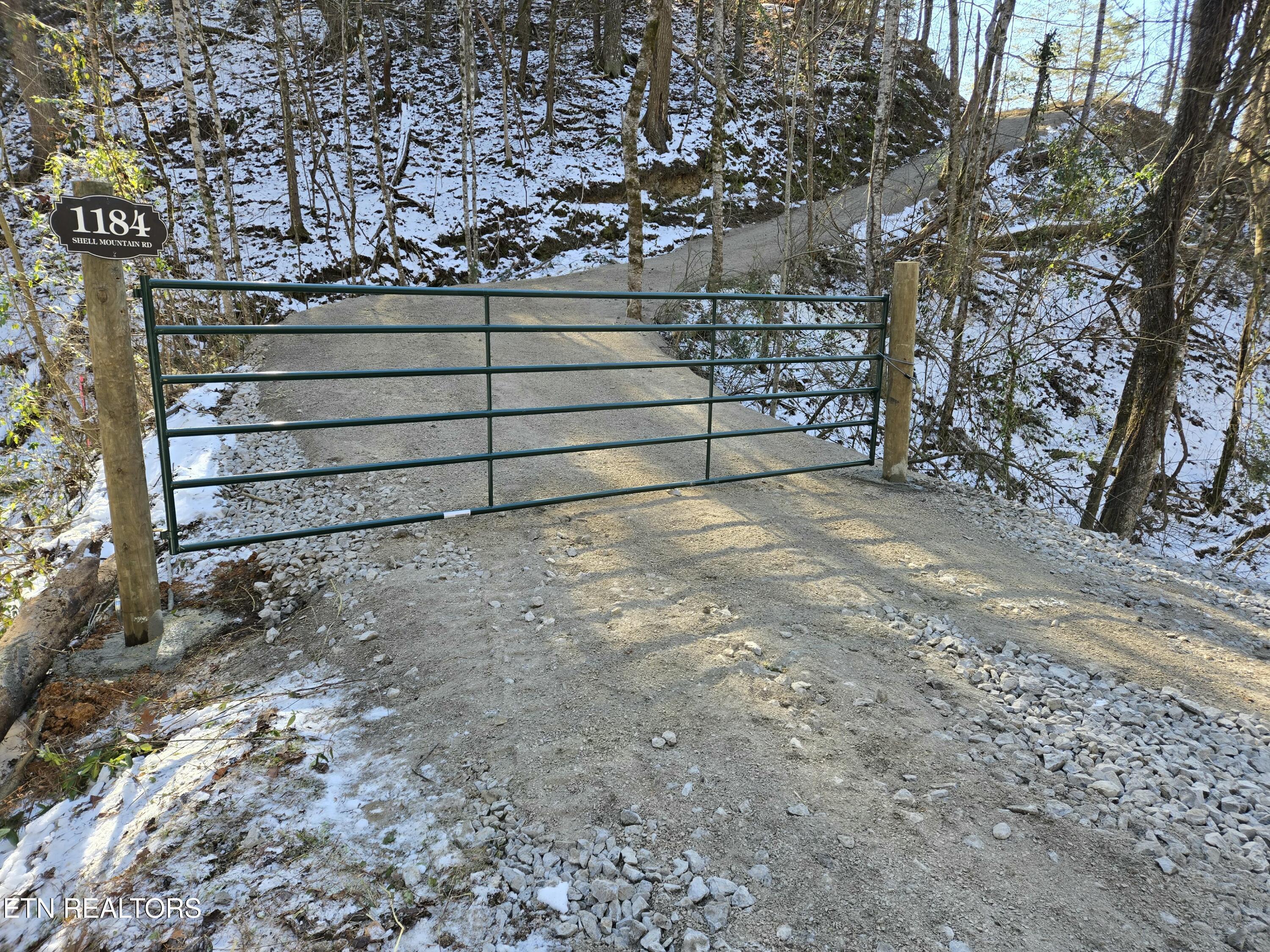 1184 Shell Mountain Road Sevierville, TN 37876 - Photo 3 of 10 tempImagewryajZ