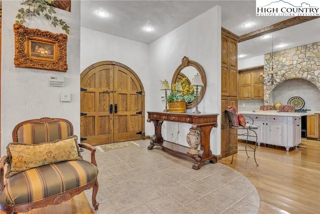 a view of a pathway along the building