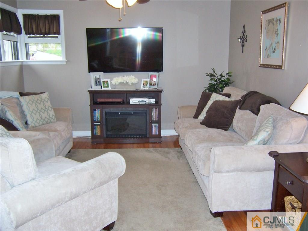 39 South Pennington Road New Brunswick, NJ 08901 - Photo 2 of 12 Gallery Image 2
