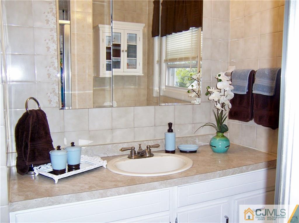 39 South Pennington Road New Brunswick, NJ 08901 - Photo 6 of 12 Gallery Image 6