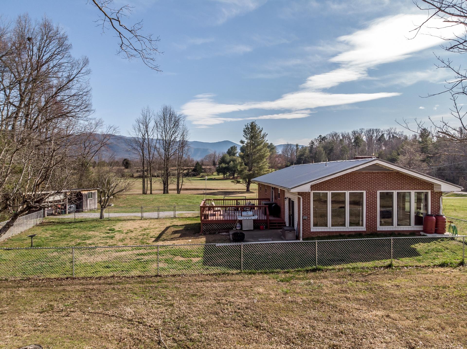 785 Seaton Road Afton, TN 37616 - Photo 6 of 41 013D1852-9ADB-415B-92C4-A22FF1F5CDE7