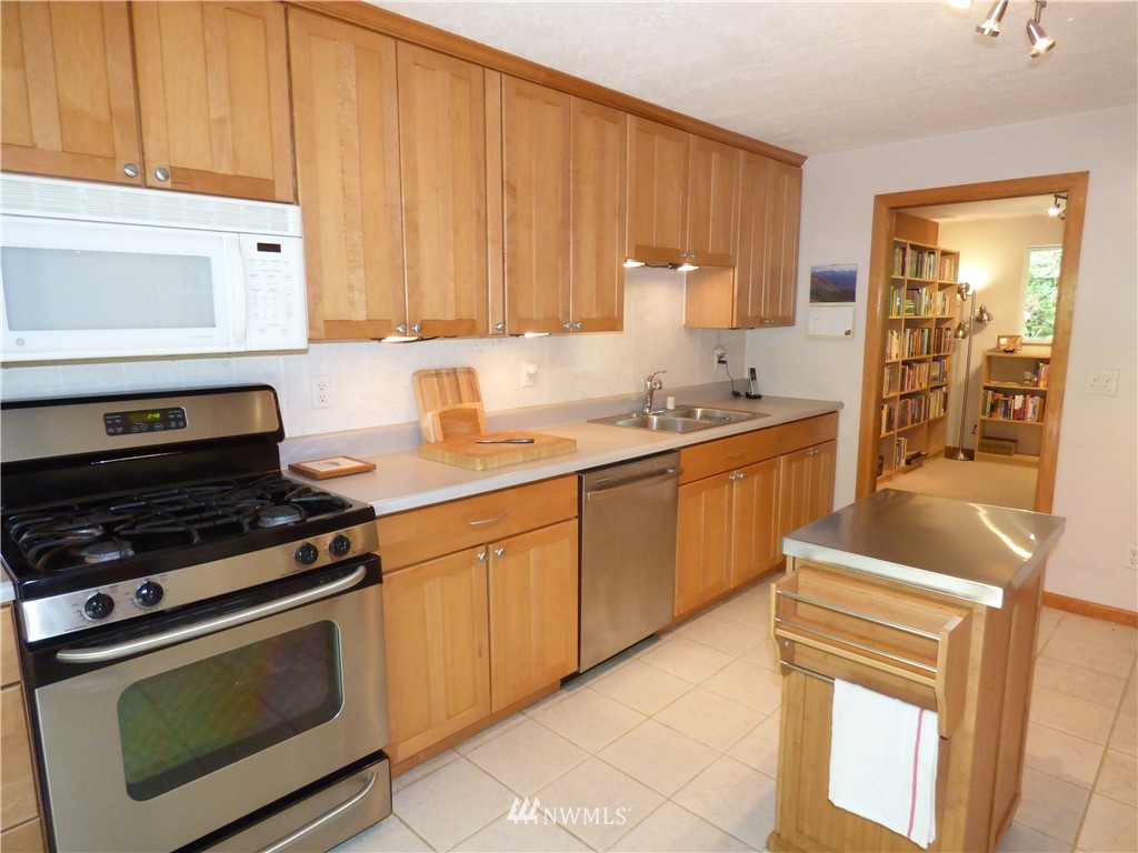 4025 Libby Road Northeast Olympia, WA 98506 - Photo 13 of 24 Gallery Image 13