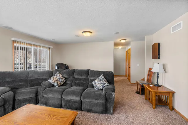 $525,000 | 19239 Carmel Trail, Farmington, MN 55024