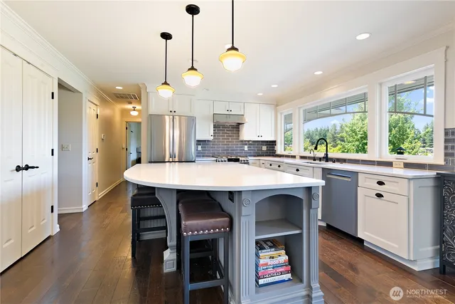 $1,600,000 | 10841 Evergreen Terrace Southwest, Lakewood, WA 98498