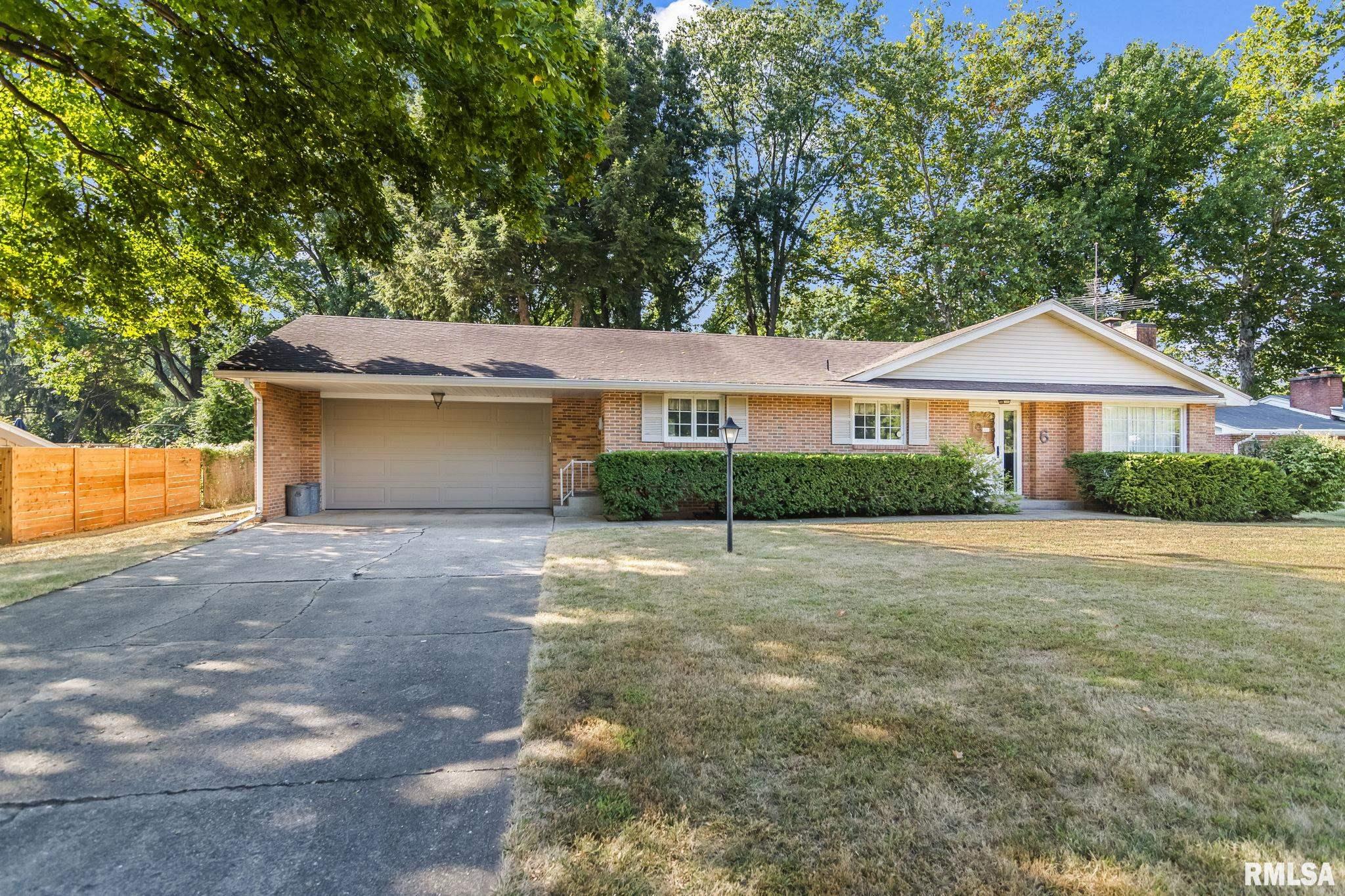 6 Wildwood Road Springfield, IL 62704 - Photo 3 of 43