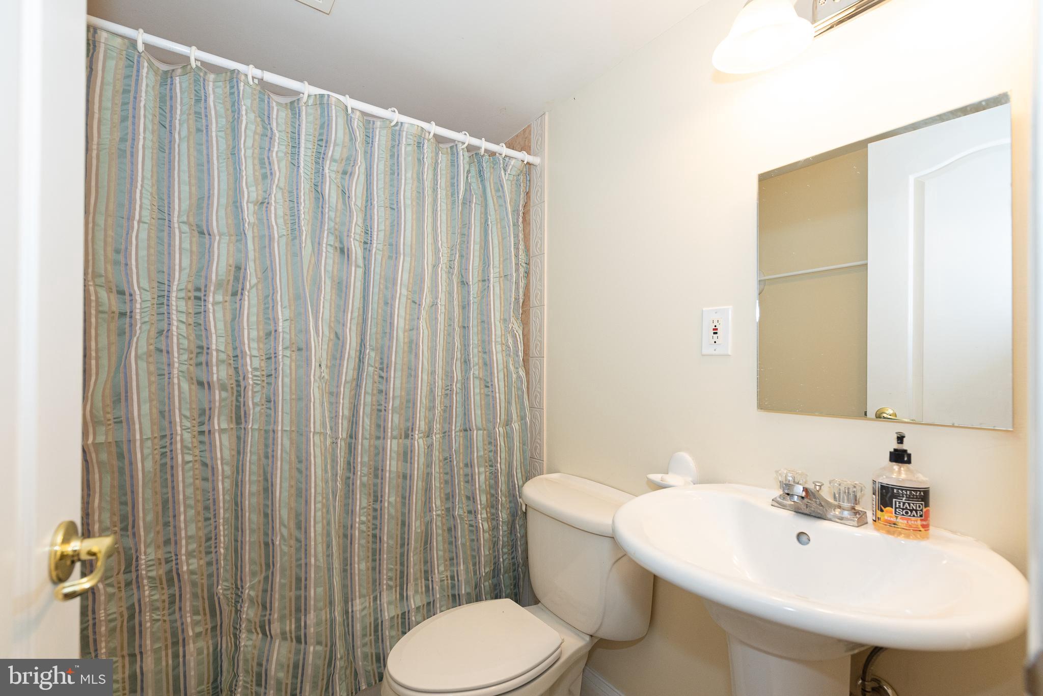 9406 Taney Road Manassas, VA 20110 - Photo 35 of 44 Lower Full Bath