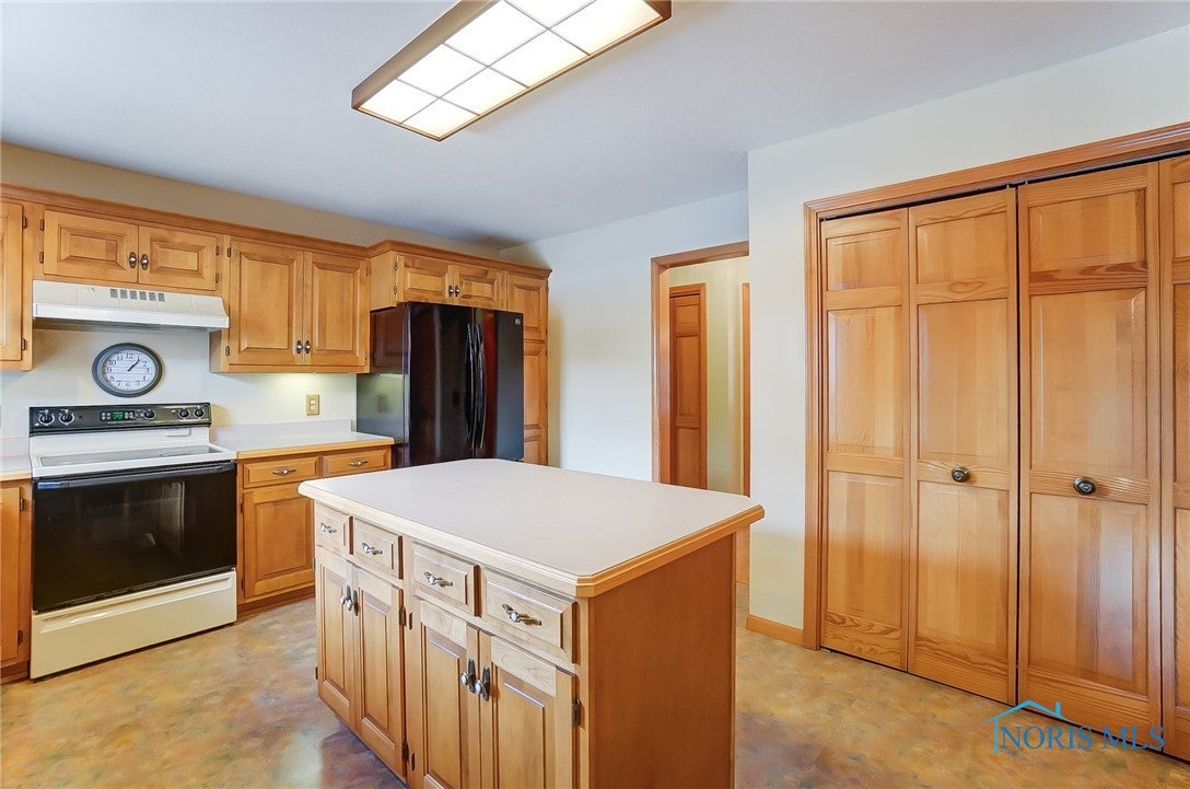 2092 Old Trail Road Perrysburg, OH 43551 - Photo 16 of 48 Gallery Image 16