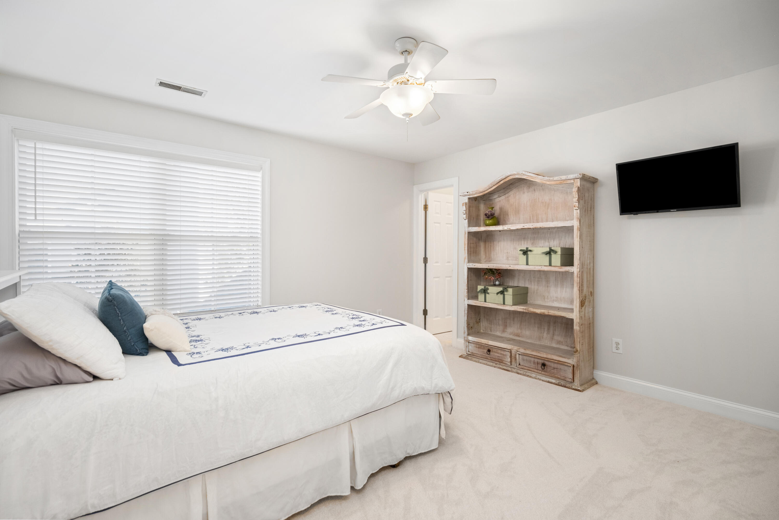 122 Lucia Street Charleston, SC 29492 - Photo 33 of 48 122 Lucia St_Eterna_Media-44