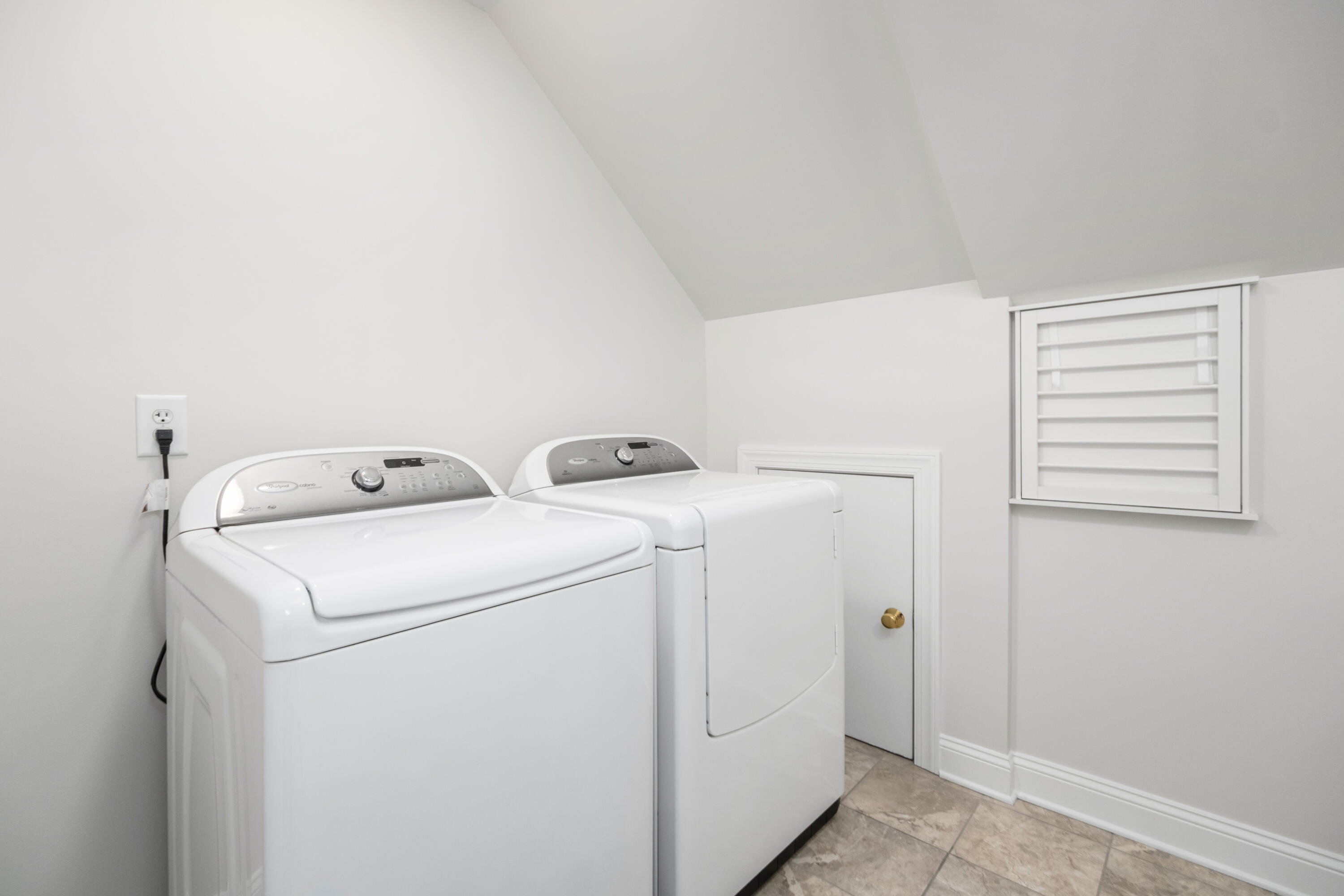 122 Lucia Street Charleston, SC 29492 - Photo 38 of 48 122 Lucia St_Eterna_Media-49