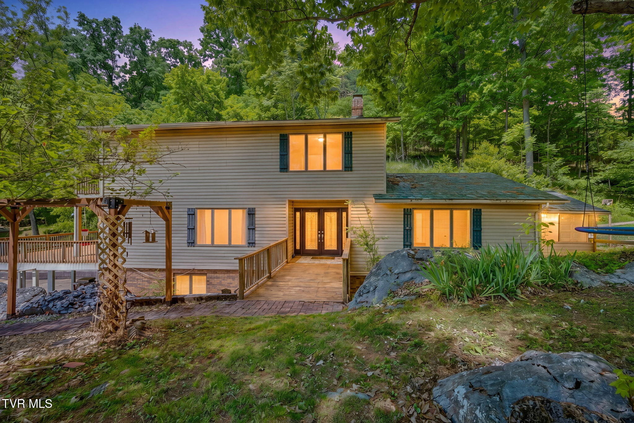 1656 Fall Creek Road Kingsport, TN 37664 - Photo 1 of 40 001a