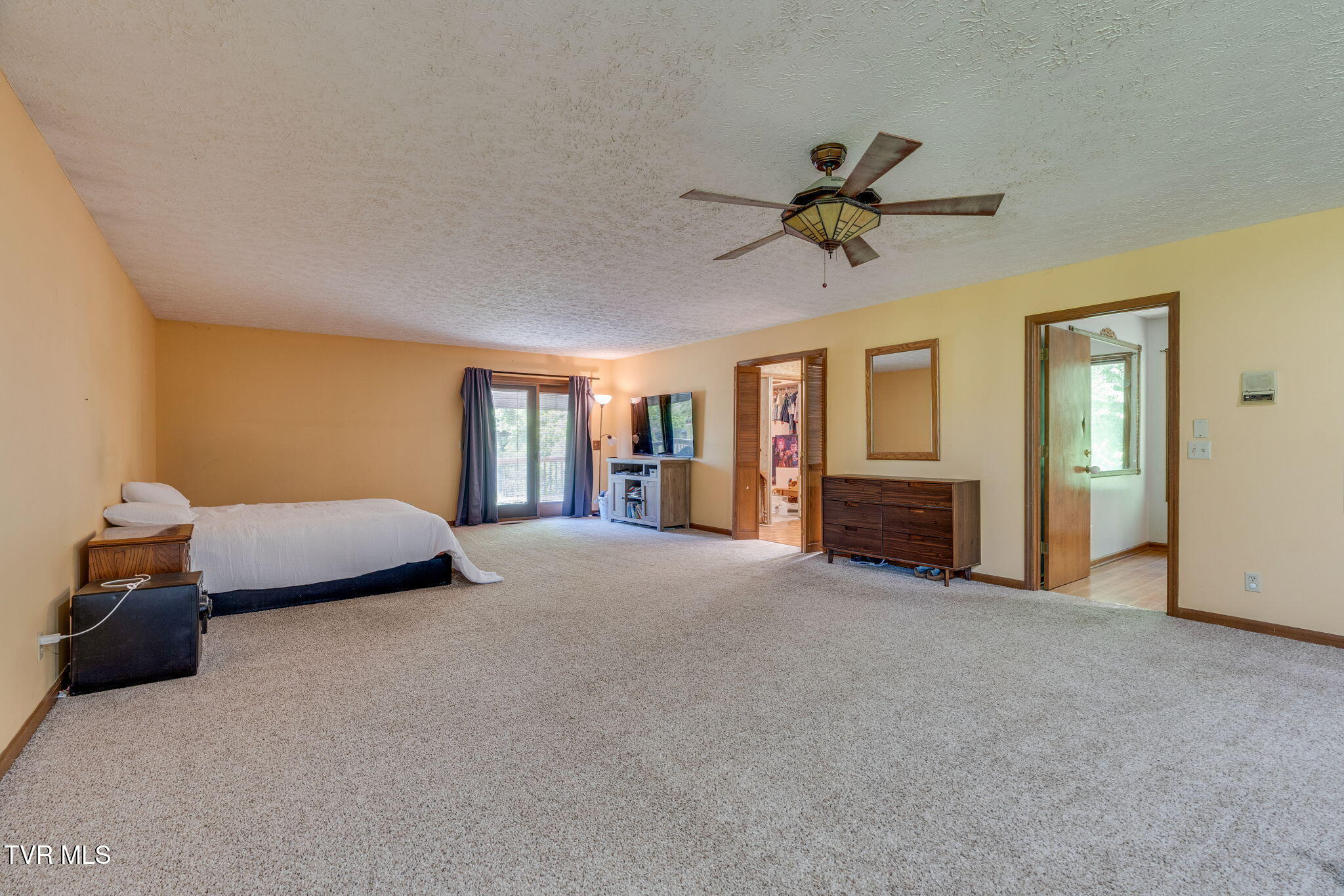 1656 Fall Creek Road Kingsport, TN 37664 - Photo 11 of 40 023