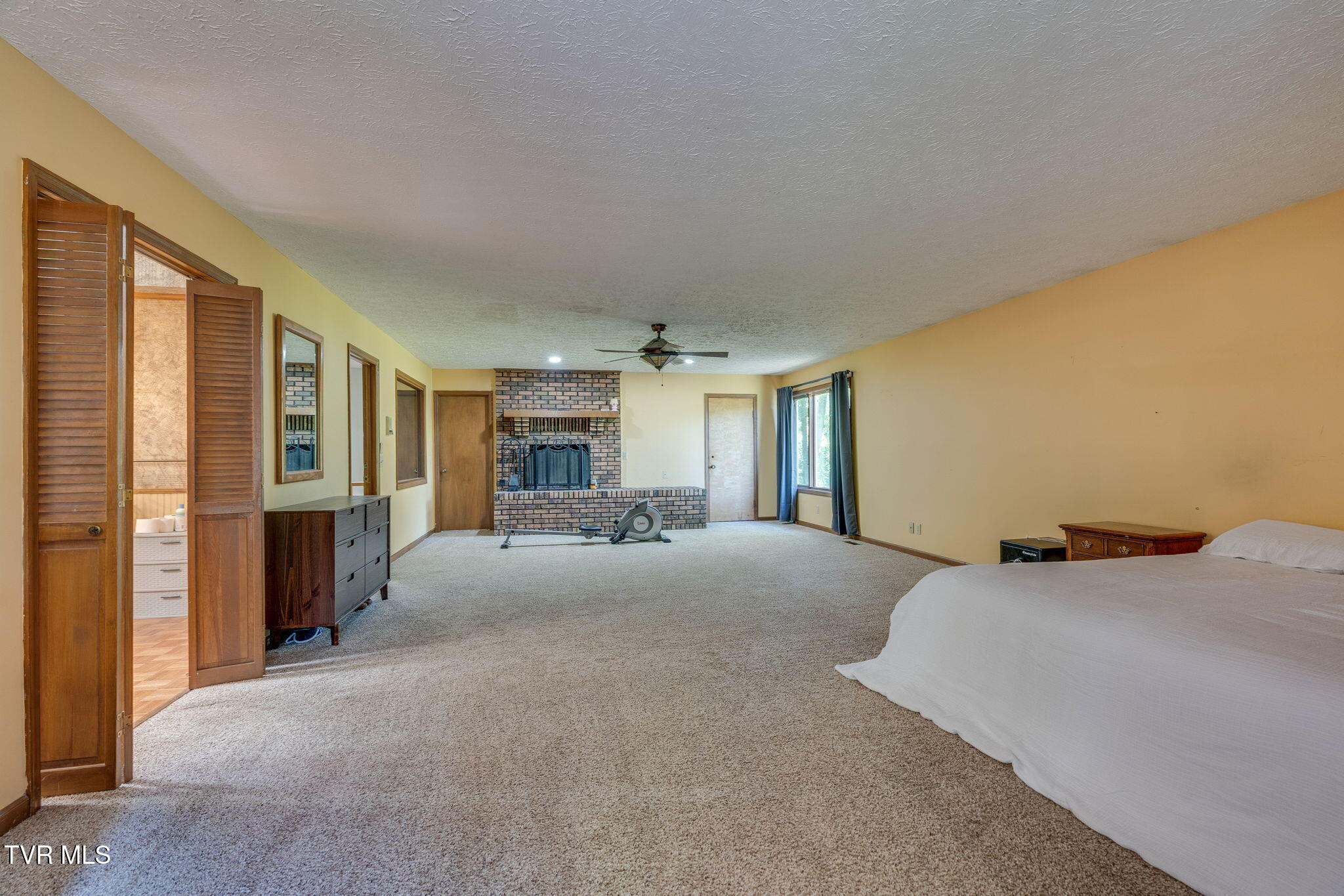 1656 Fall Creek Road Kingsport, TN 37664 - Photo 12 of 40 024