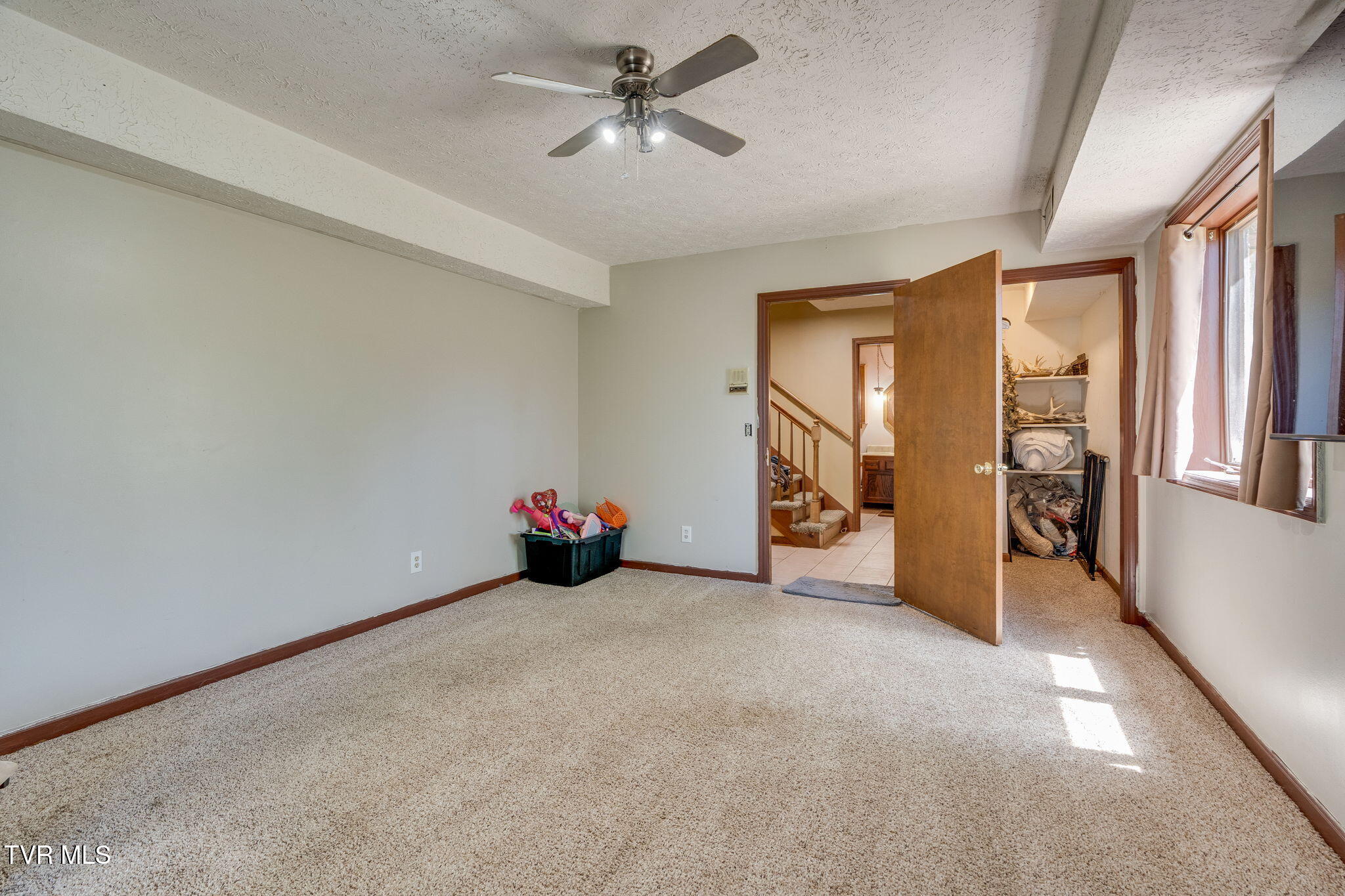 1656 Fall Creek Road Kingsport, TN 37664 - Photo 17 of 40 029